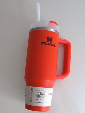 STANLEY Quencher H2.0 FlowState Stainleess Steeel 30 onz orange